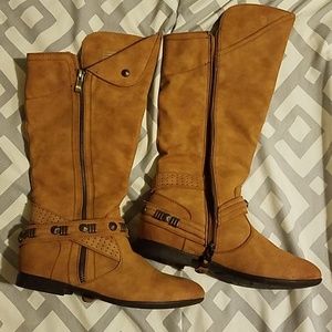 Shoes - Boots Shoes - Boots
